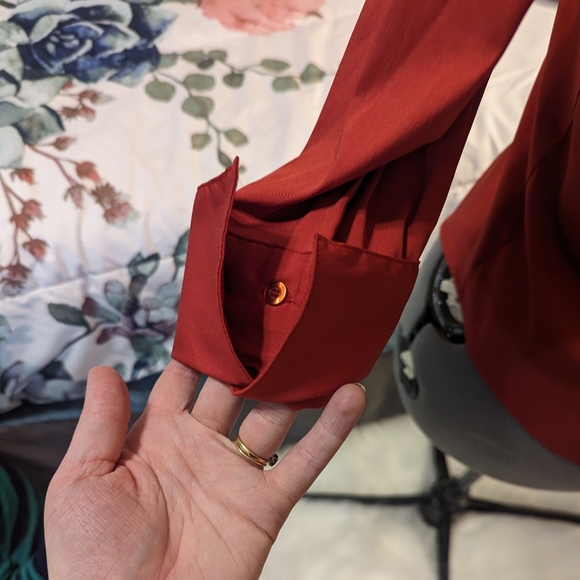 Medium redish button down dress shirt - Picture 3 of 9